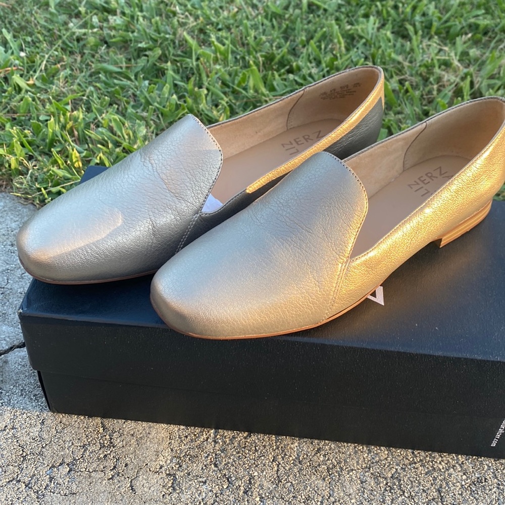 Naturalizer Emiline Gold Metallic Leather Loafer Flat Minimalist Business Sz 7.5